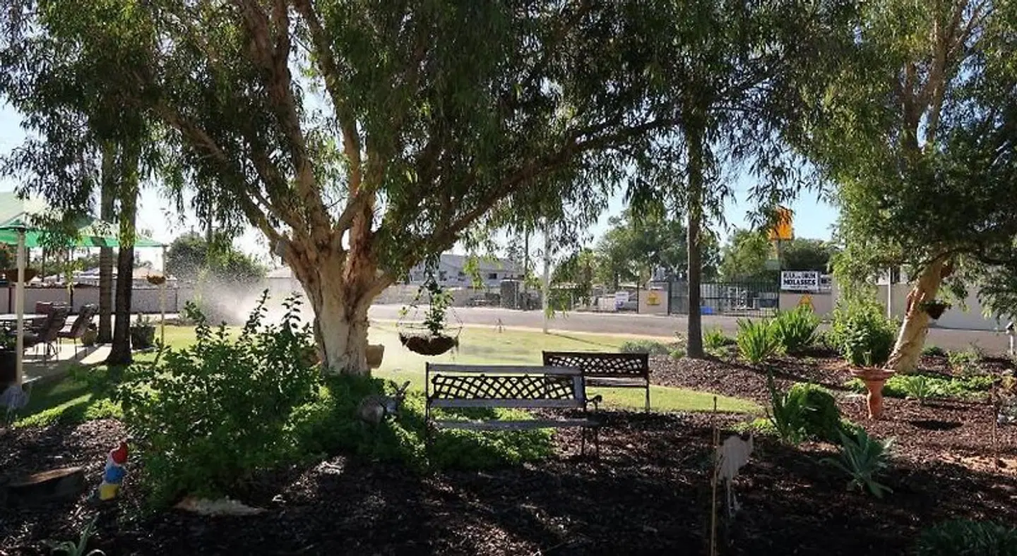 Charleville Waltzing Matilda Motor Inn GARDEN