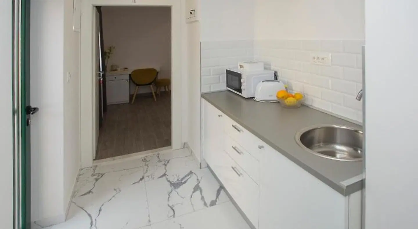 Central Old Town Rooms BATHROOM