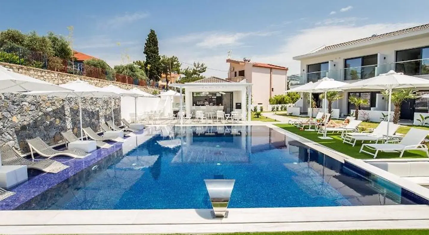 Epicentrum Suites Fresh OUTDOOR_POOL