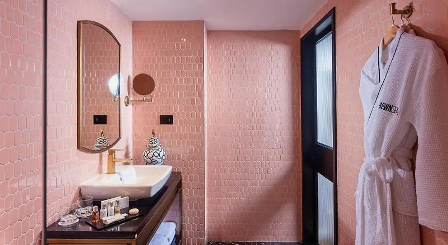 Hotel BoBo by Brown Hotels BATHROOM