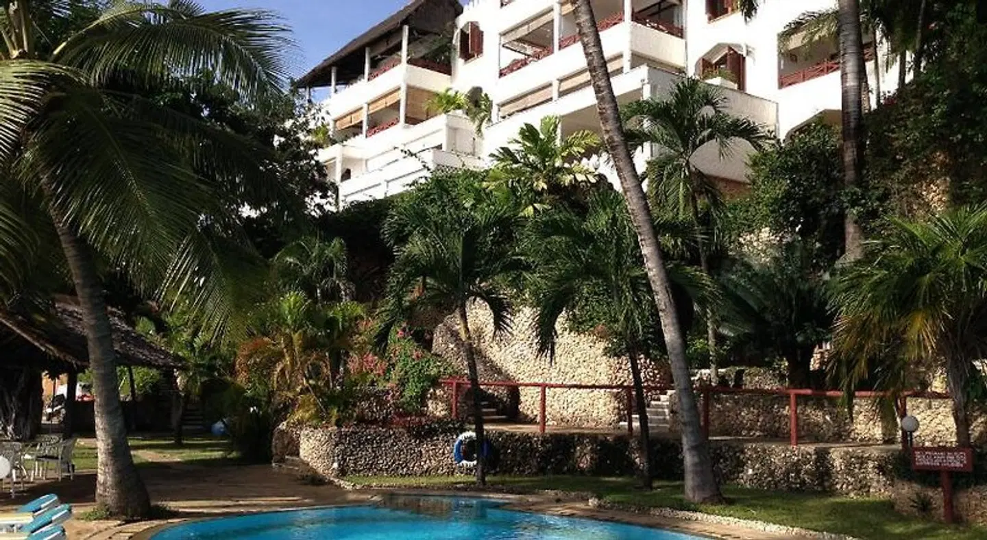 Tamarind Village Apartments EXTERIOR