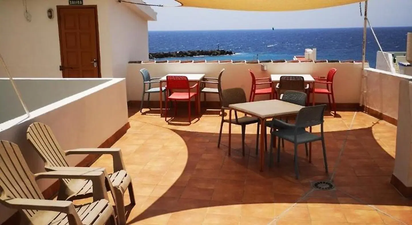 Apartamentos La Fuente BAR