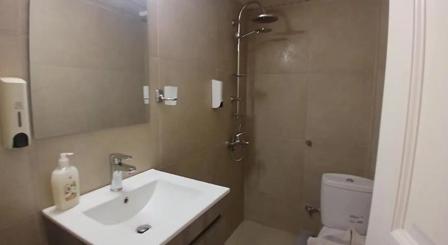 Pantheon BATHROOM
