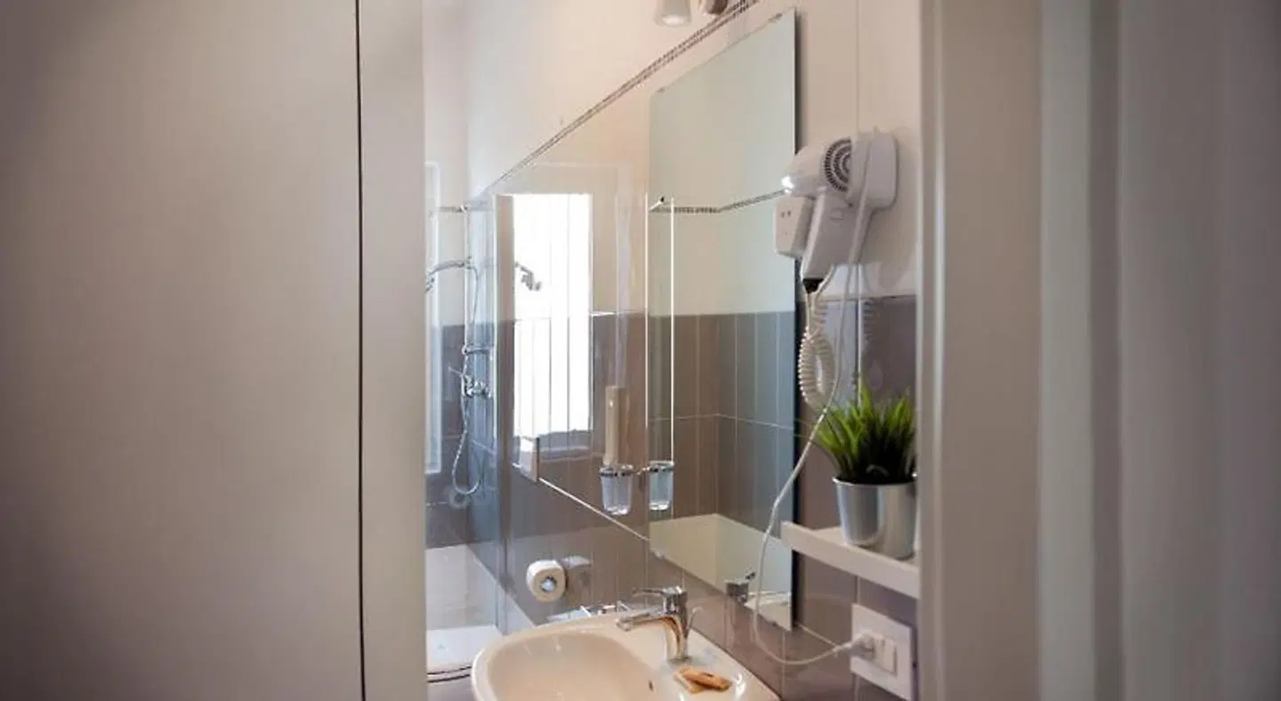 Aparthotel Le Marine BATHROOM
