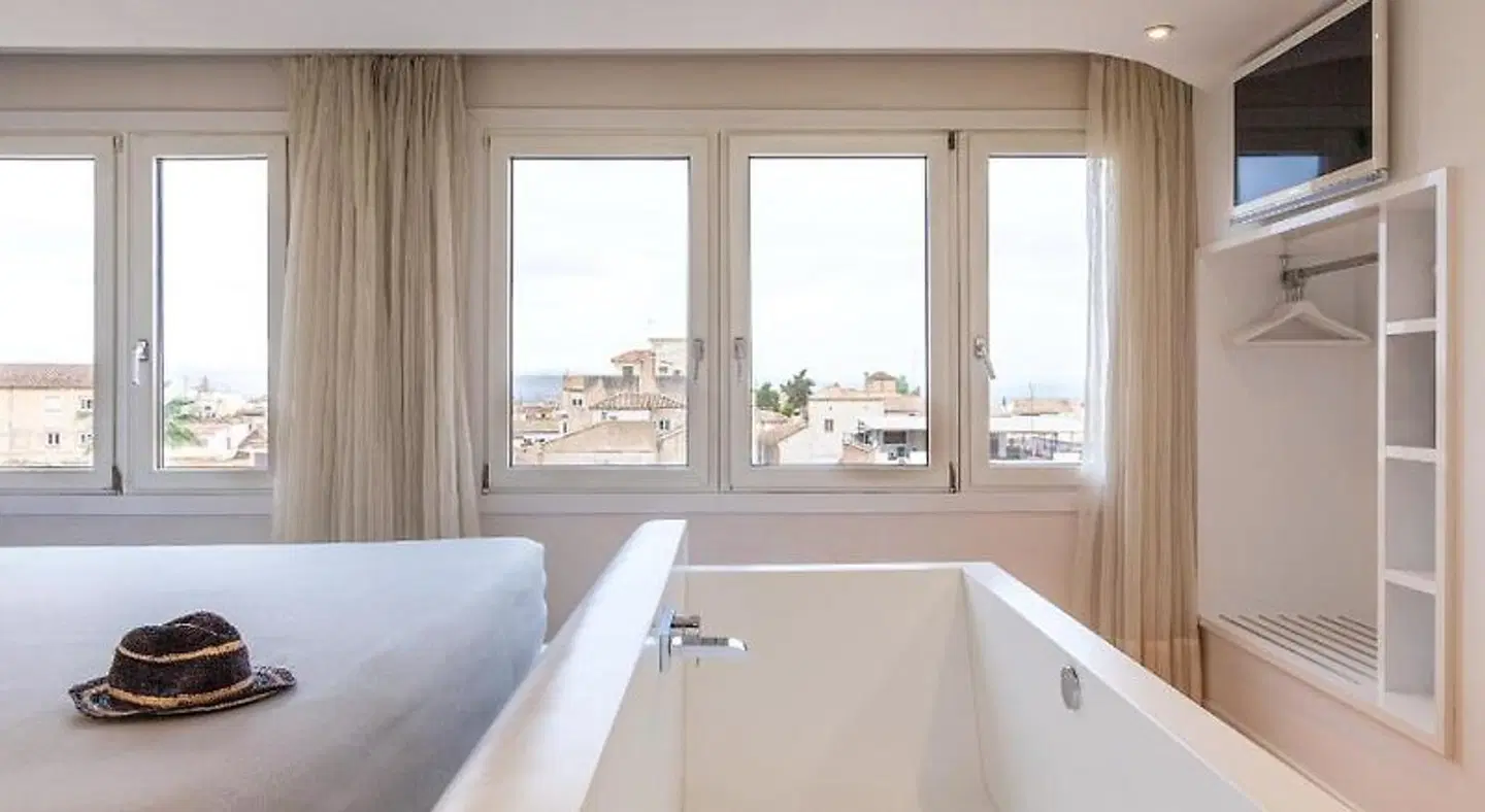 Granada Five Senses Rooms & Suites BATHROOM