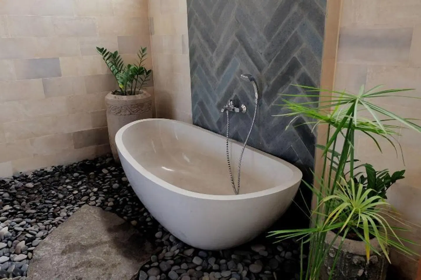 Rimbun Canggu Villa BATHROOM