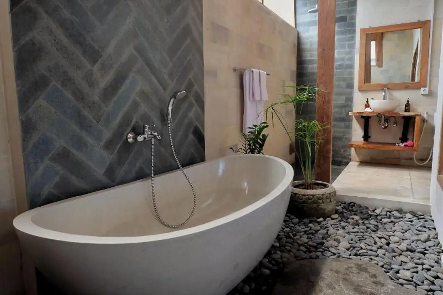Rimbun Canggu Villa BATHROOM