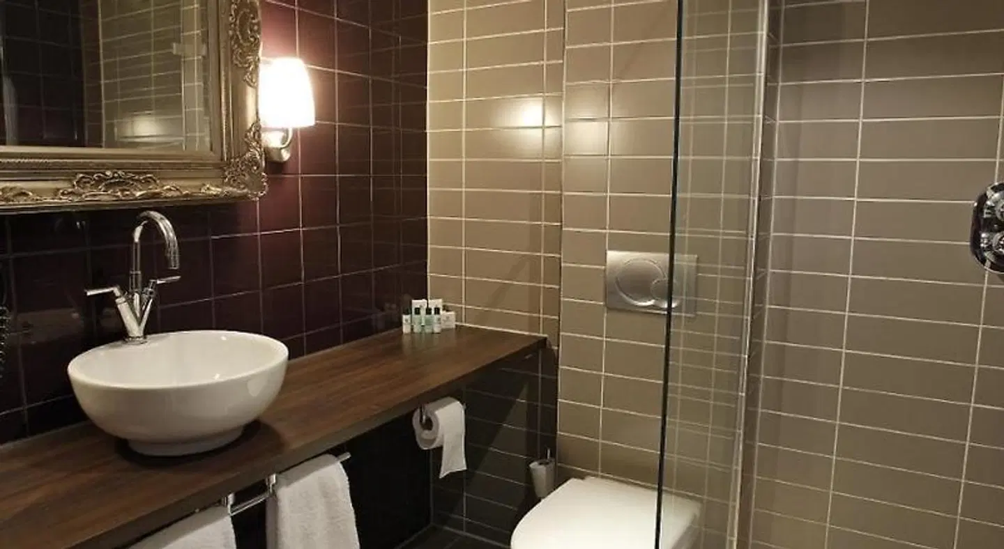 Hampshire - Mijdrecht BATHROOM
