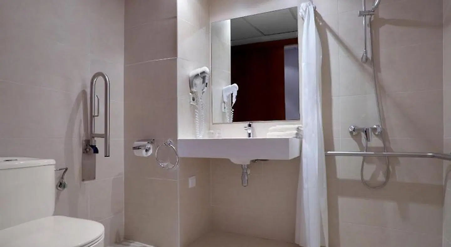 Hotel Acapulco BATHROOM