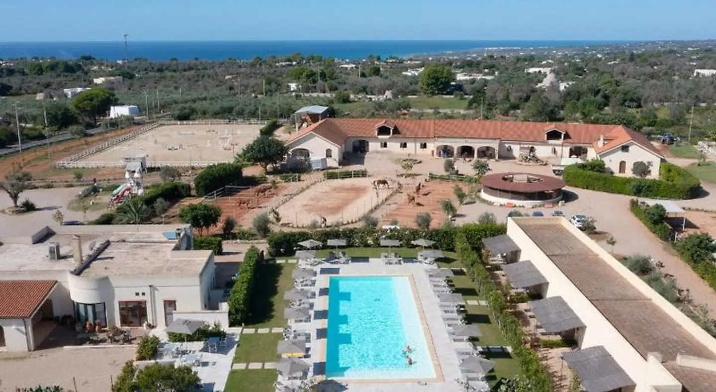 CTA delle Rose, Hotel & Restaurant OUTDOOR_POOL