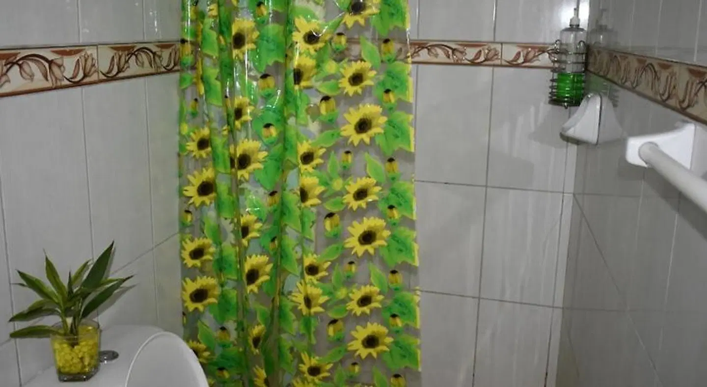 Passion Hostel BATHROOM