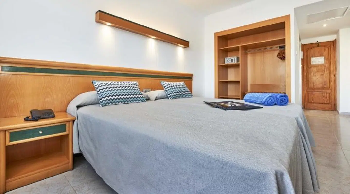 Globales Torrenova ROOM_EXAMPLE