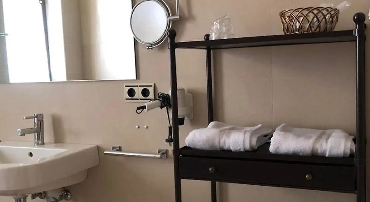 Hotel Olatzea Landa BATHROOM