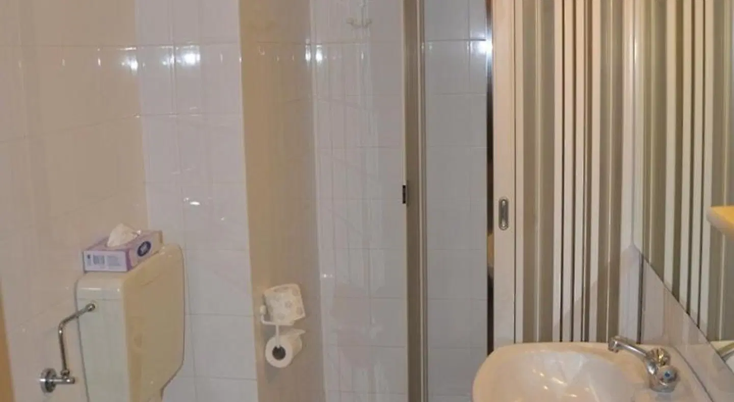 Residenza Del Lago BATHROOM