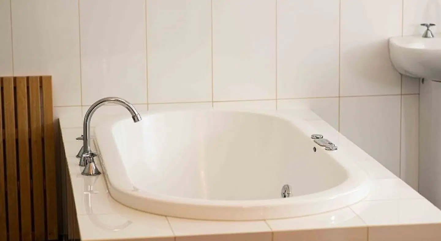 Park Hotel BATHROOM