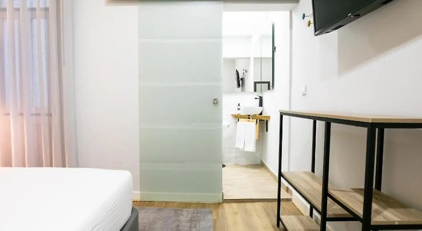 Angels Inn Guesthouse BATHROOM