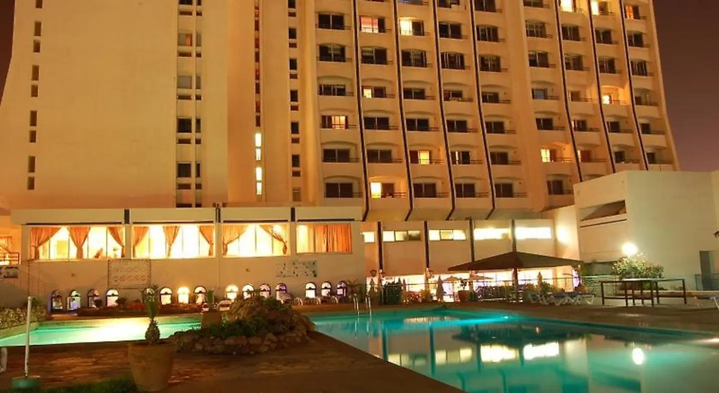 Anezi Tower Hotel & Apartments EXTERIOR