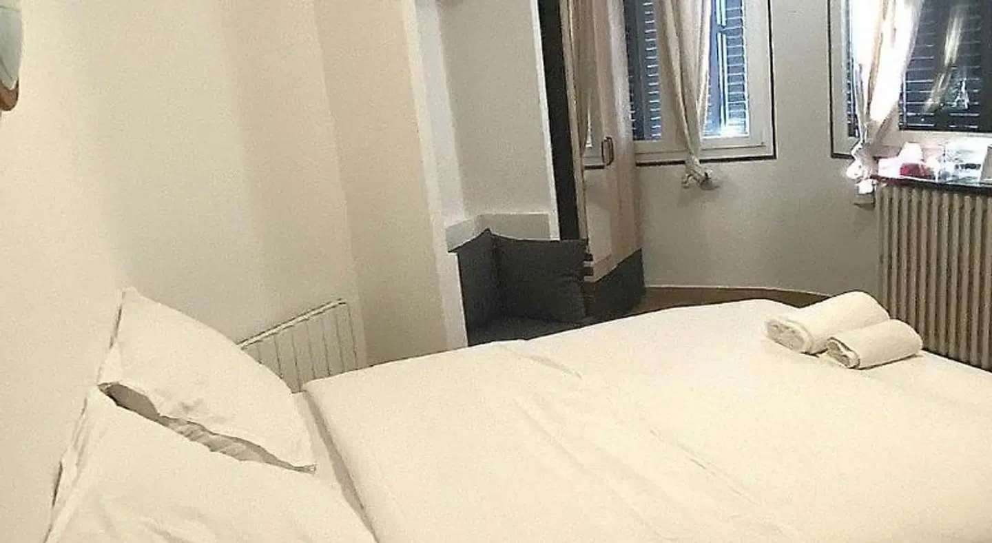 Isvara Restaurant & Hotel ROOM_EXAMPLE