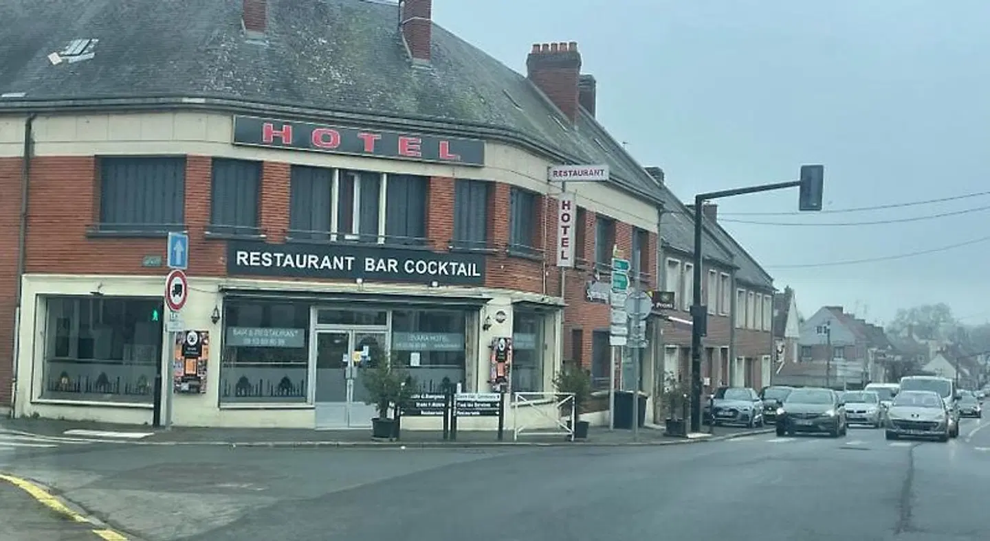 Isvara Restaurant & Hotel EXTERIOR