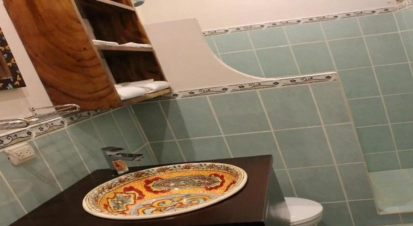 Agua Inn BATHROOM
