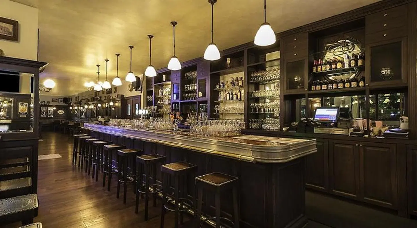 Yas Plaza Mangroves by IHG BAR