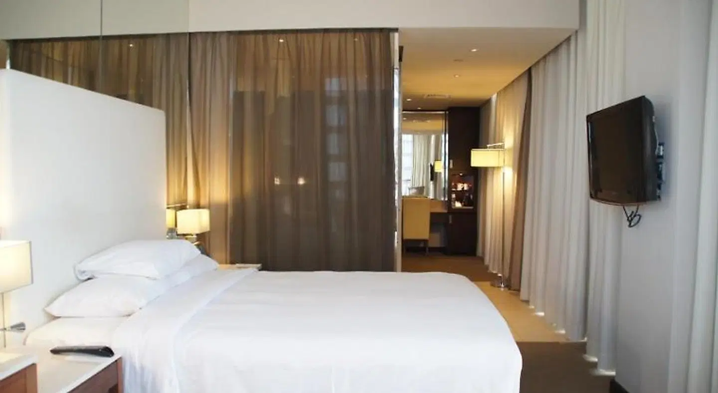 Yas Plaza Circuit by IHG ROOM_EXAMPLE