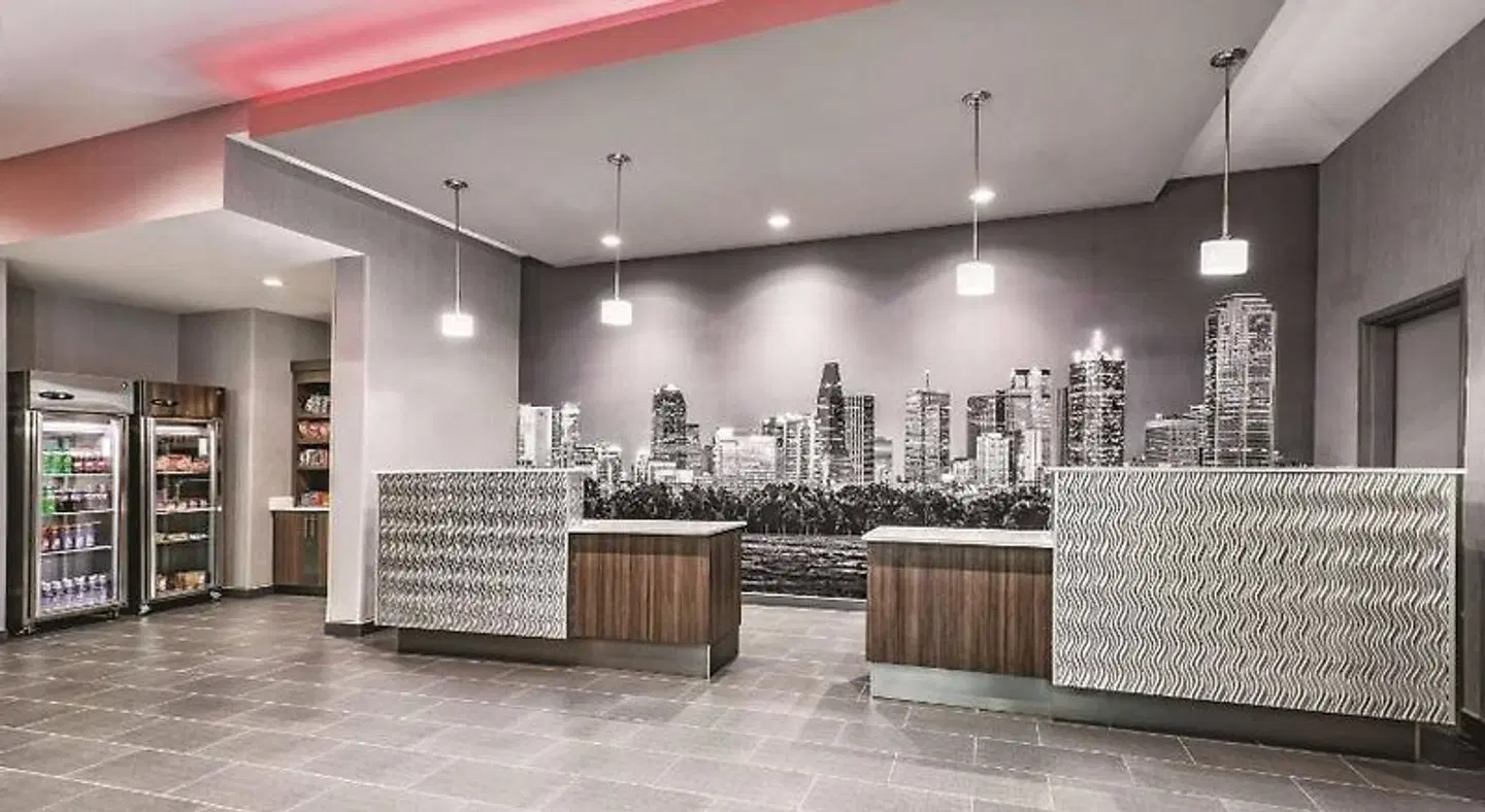 La Quinta Inn & Suites Dallas Grand Prairie North LOUNGE_LOBBY