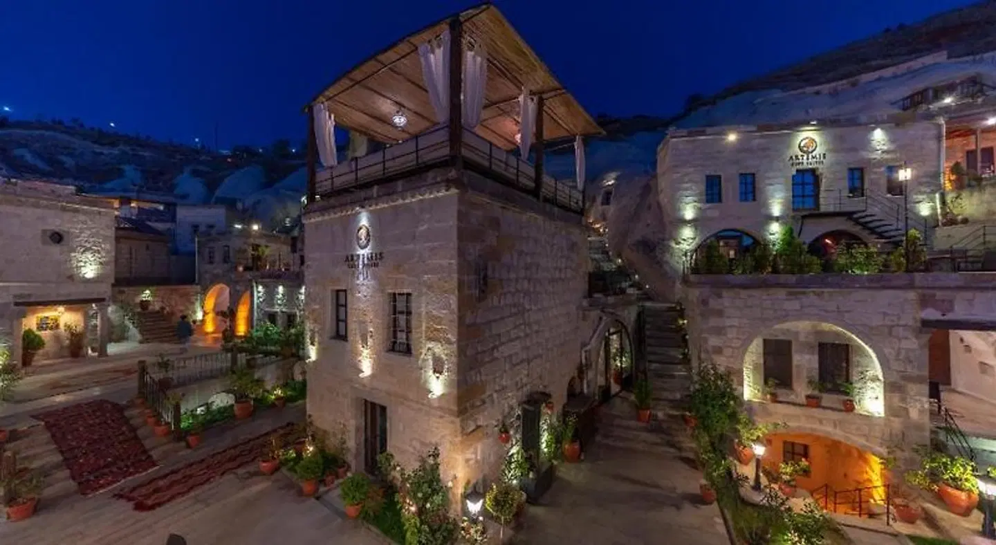 Artemis Cave Suites EXTERIOR