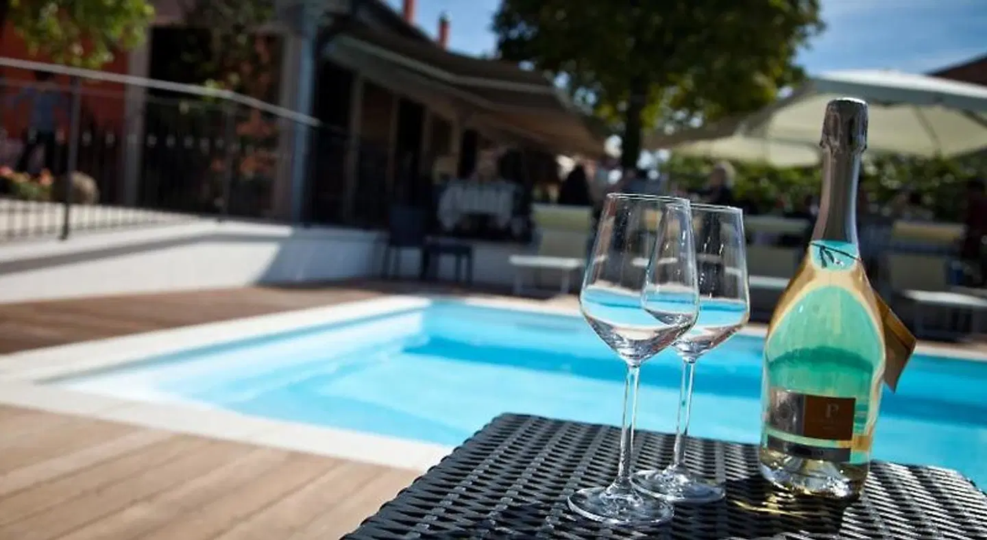 La Palomba OUTDOOR_POOL