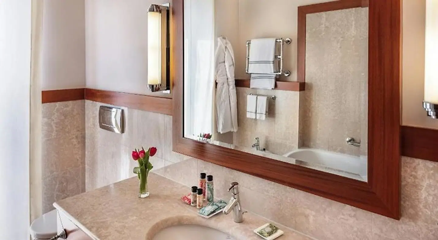 Starhotels Terminus BATHROOM