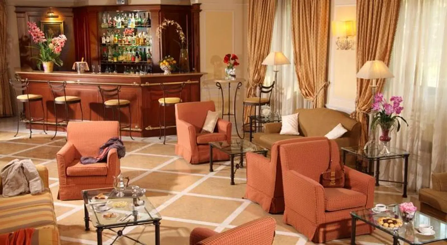 Donna Laura Palace BAR