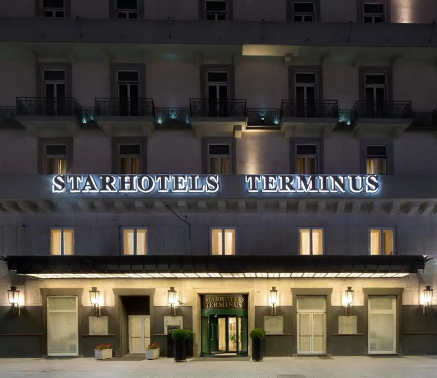 Starhotels Terminus EXTERIOR