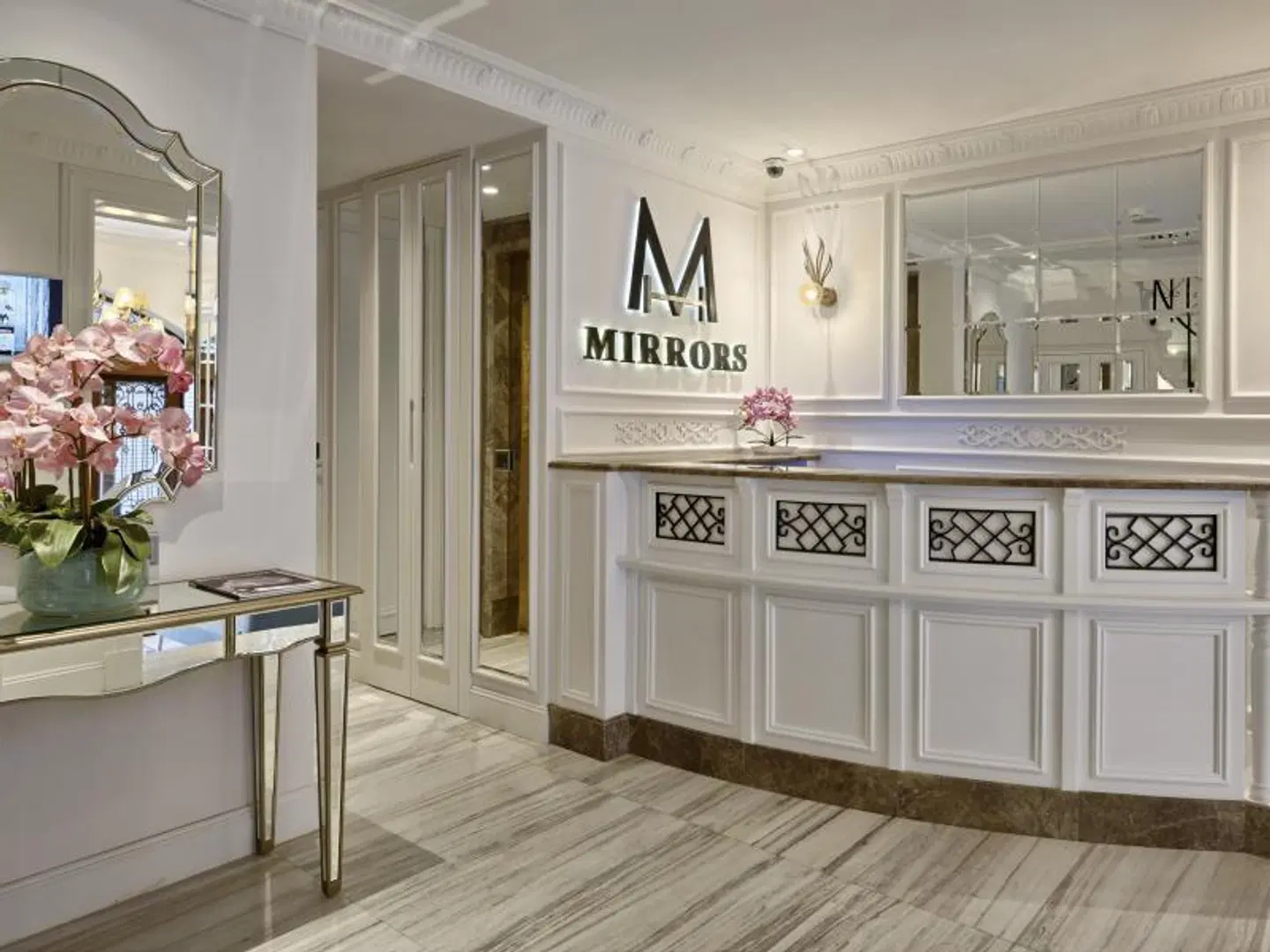 Mirrors Hotel LOUNGE_LOBBY