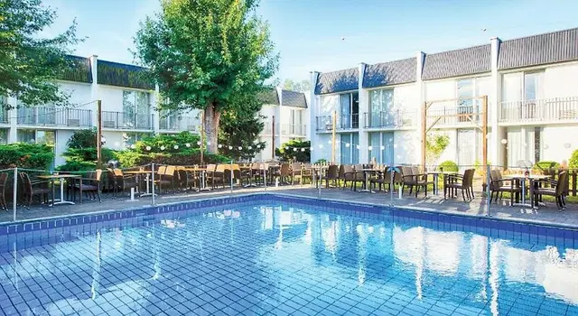 Leonardo Hotel Düsseldorf Airport Ratingen OUTDOOR_POOL