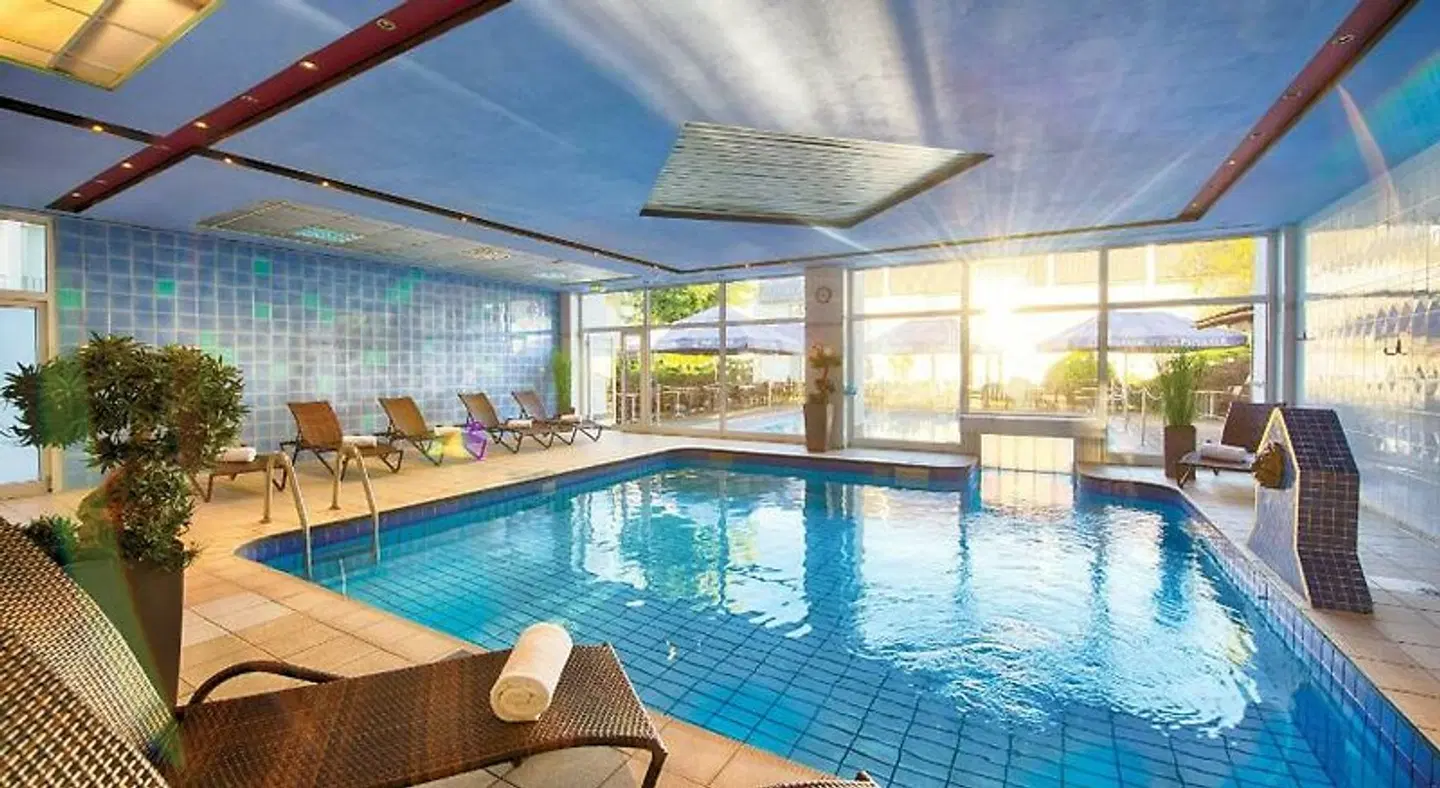 Leonardo Hotel Düsseldorf Airport Ratingen INDOOR_POOL