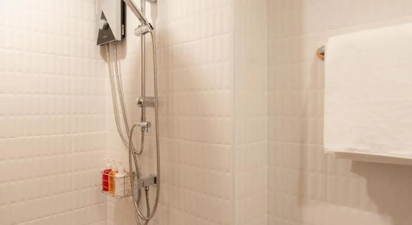 Hotel PAPA Bangkok Siriraj - SHA Certified BATHROOM