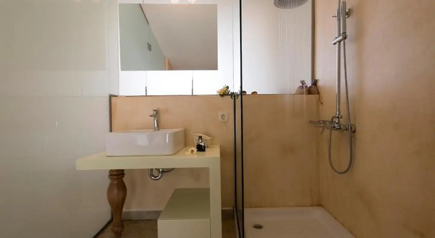 Libyan Mare BATHROOM