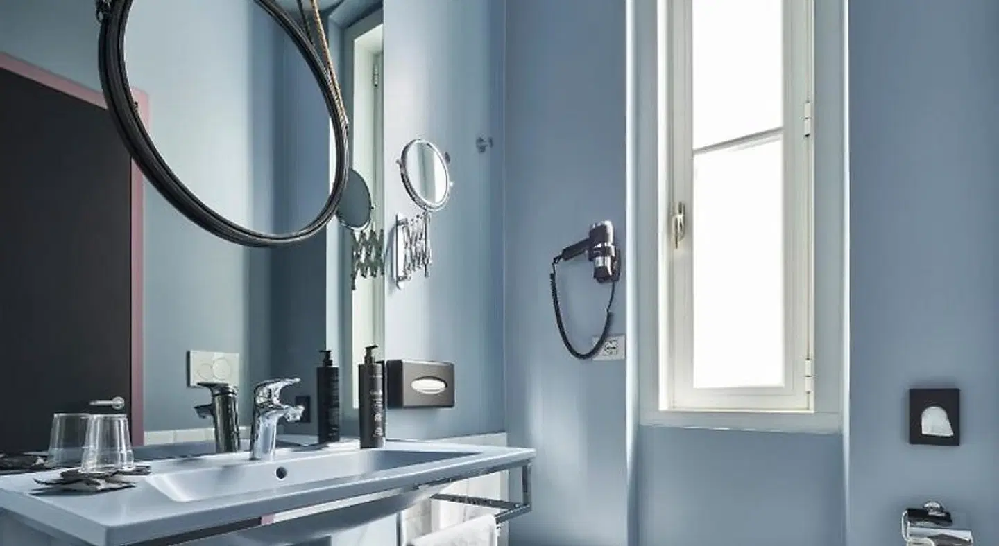 The Modernist Hotel BATHROOM