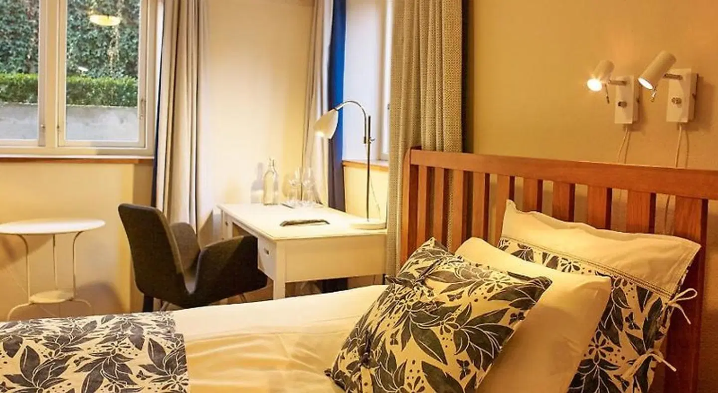 CheckInn Bed & Breakfast ROOM_EXAMPLE