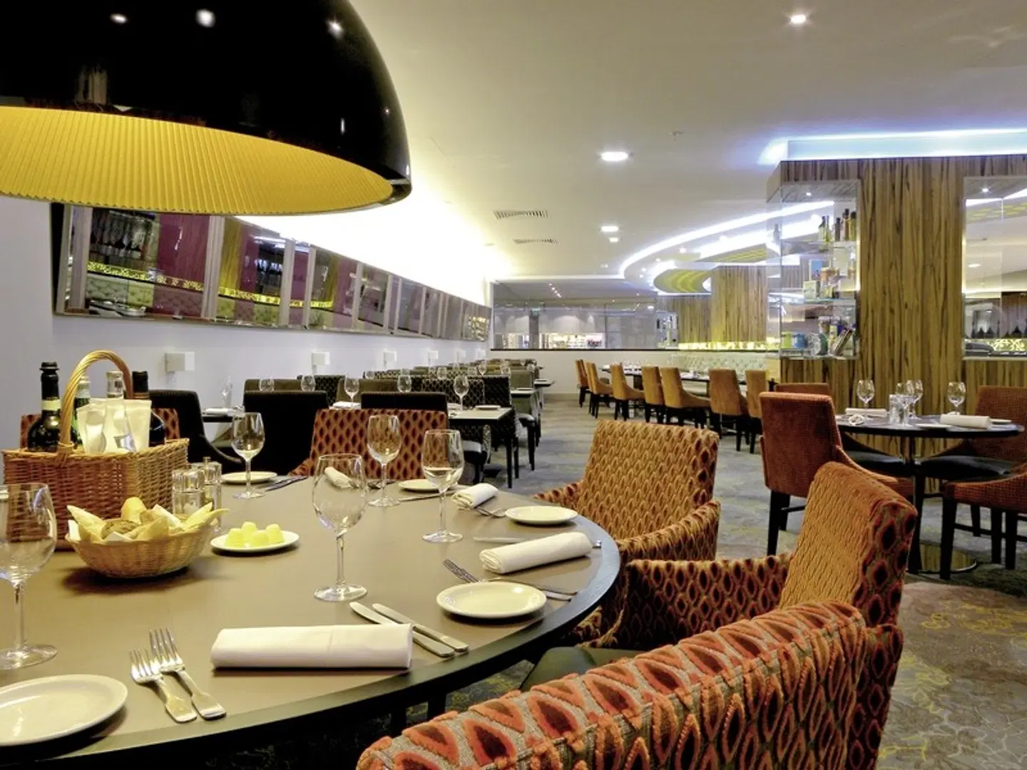 Novotel London West RESTAURANT