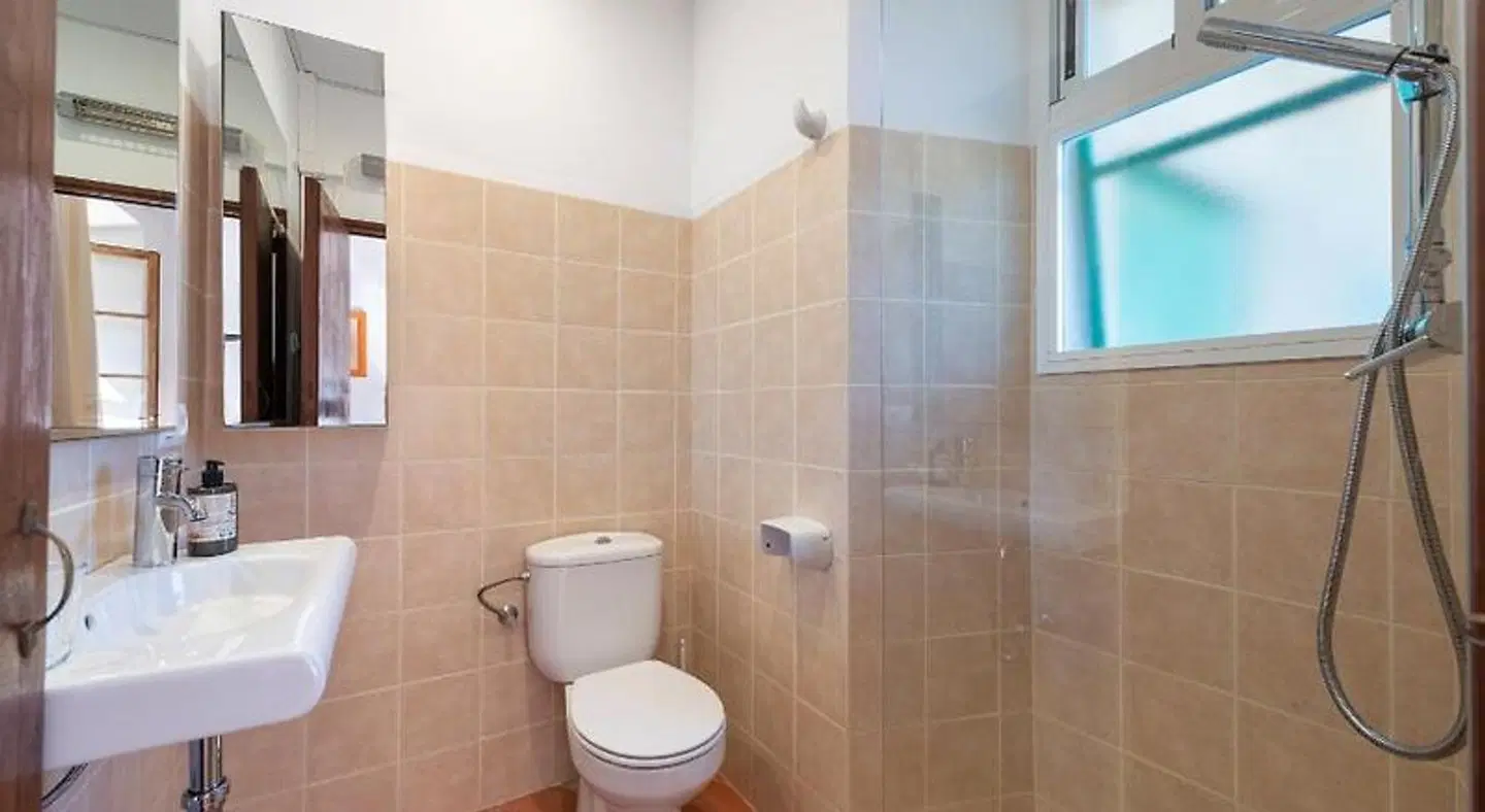 Santuari de Cura BATHROOM