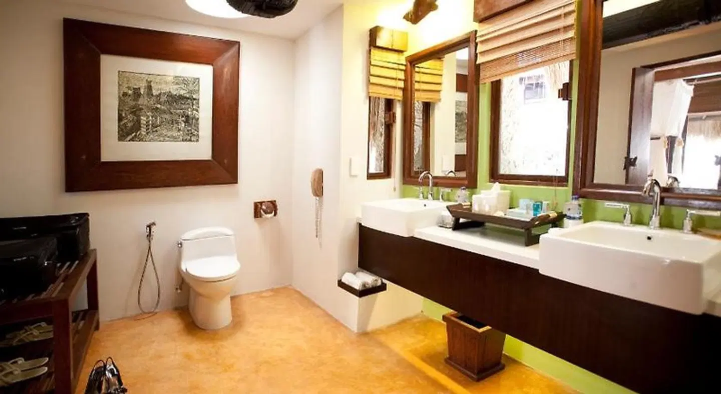Novotel Lombok Resort and Villas BATHROOM