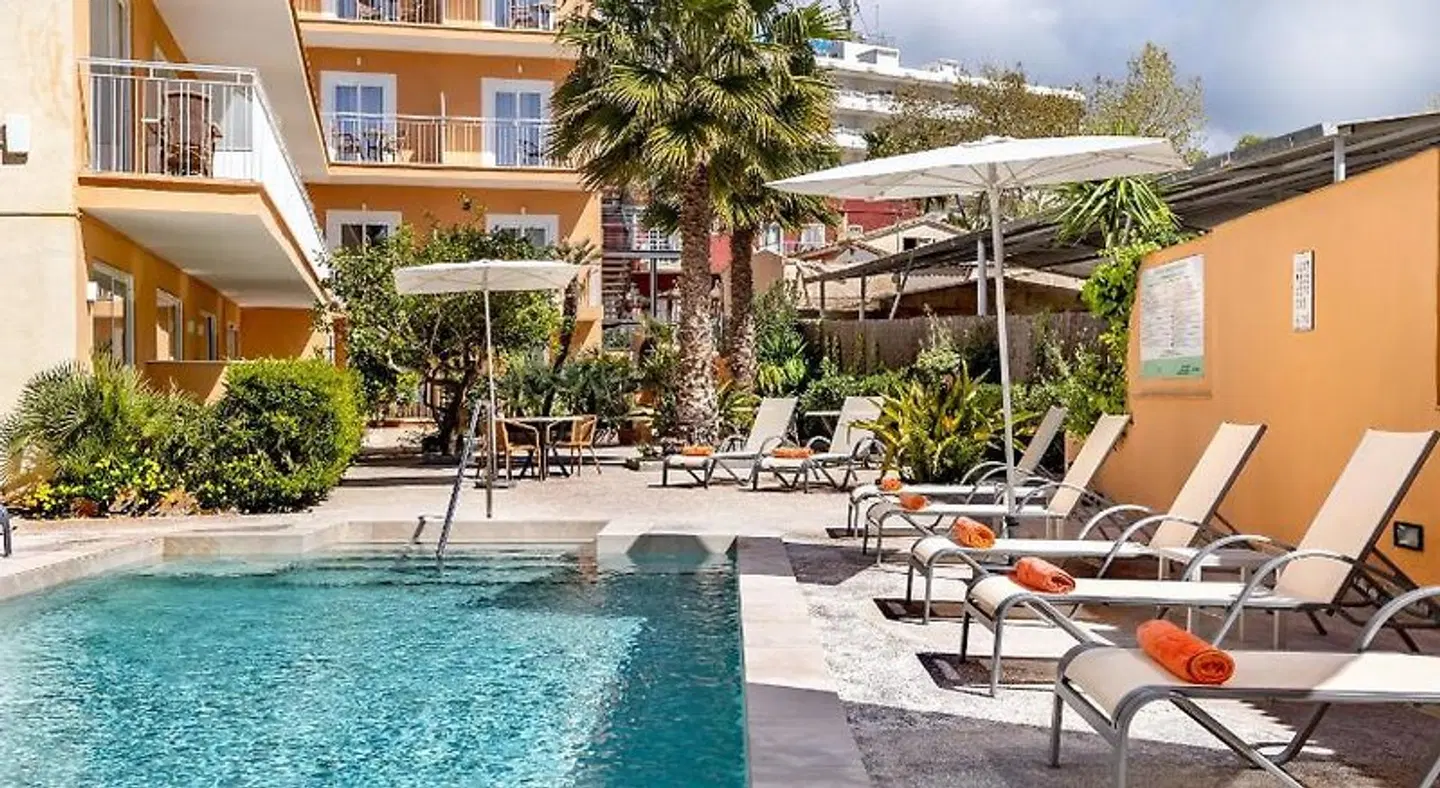 Morlans Garden BEACH