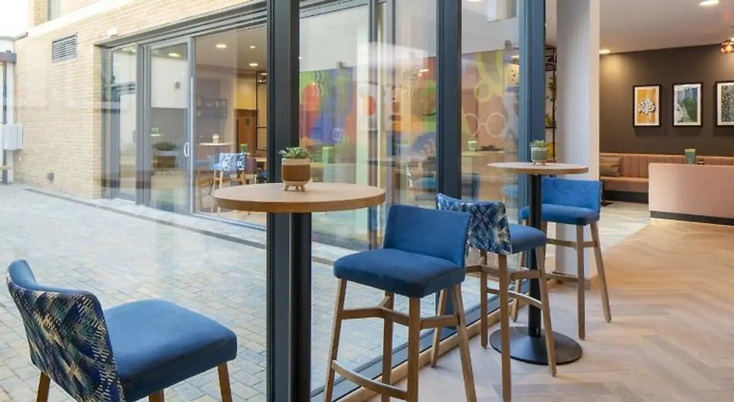 Holiday Inn Oxford by IHG BAR