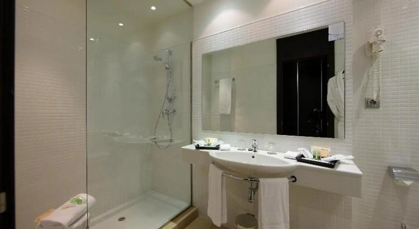 Aparthotel Attica 21 Vallés BATHROOM