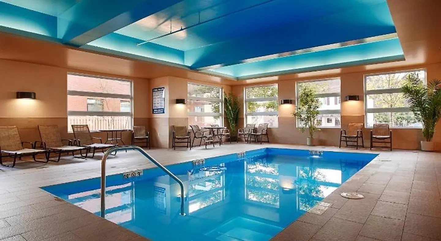 Best Western Plus, Bathurst Hotel & Suites INDOOR_POOL