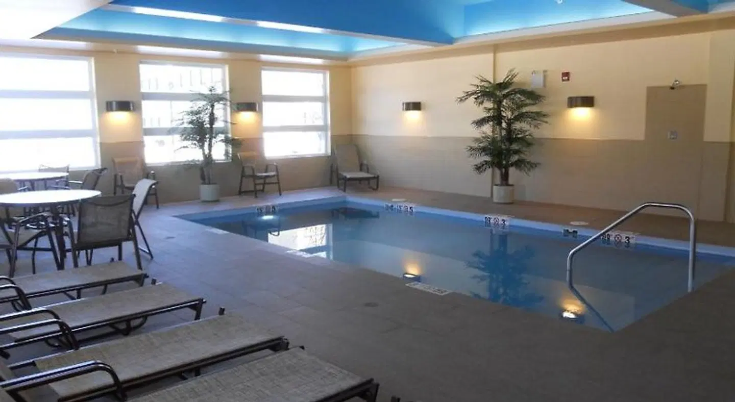 Best Western Plus, Bathurst Hotel & Suites INDOOR_POOL