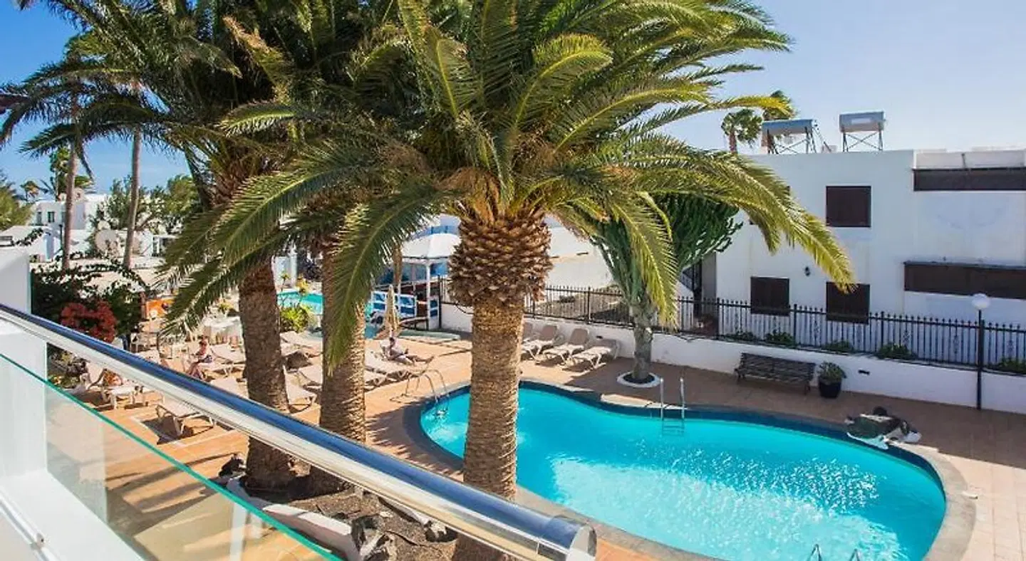 Los Tulipanes OUTDOOR_POOL