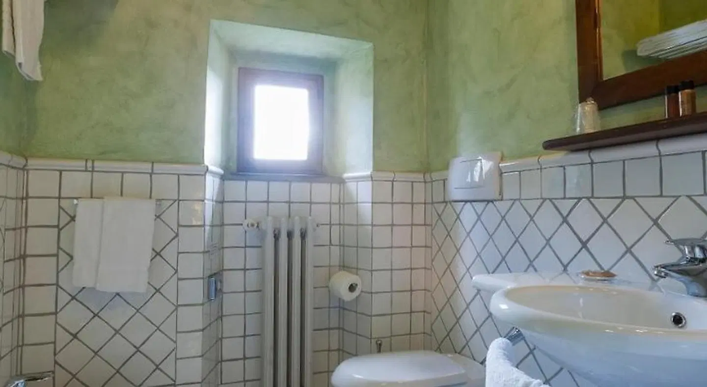Relais Poggio Borgoni BATHROOM