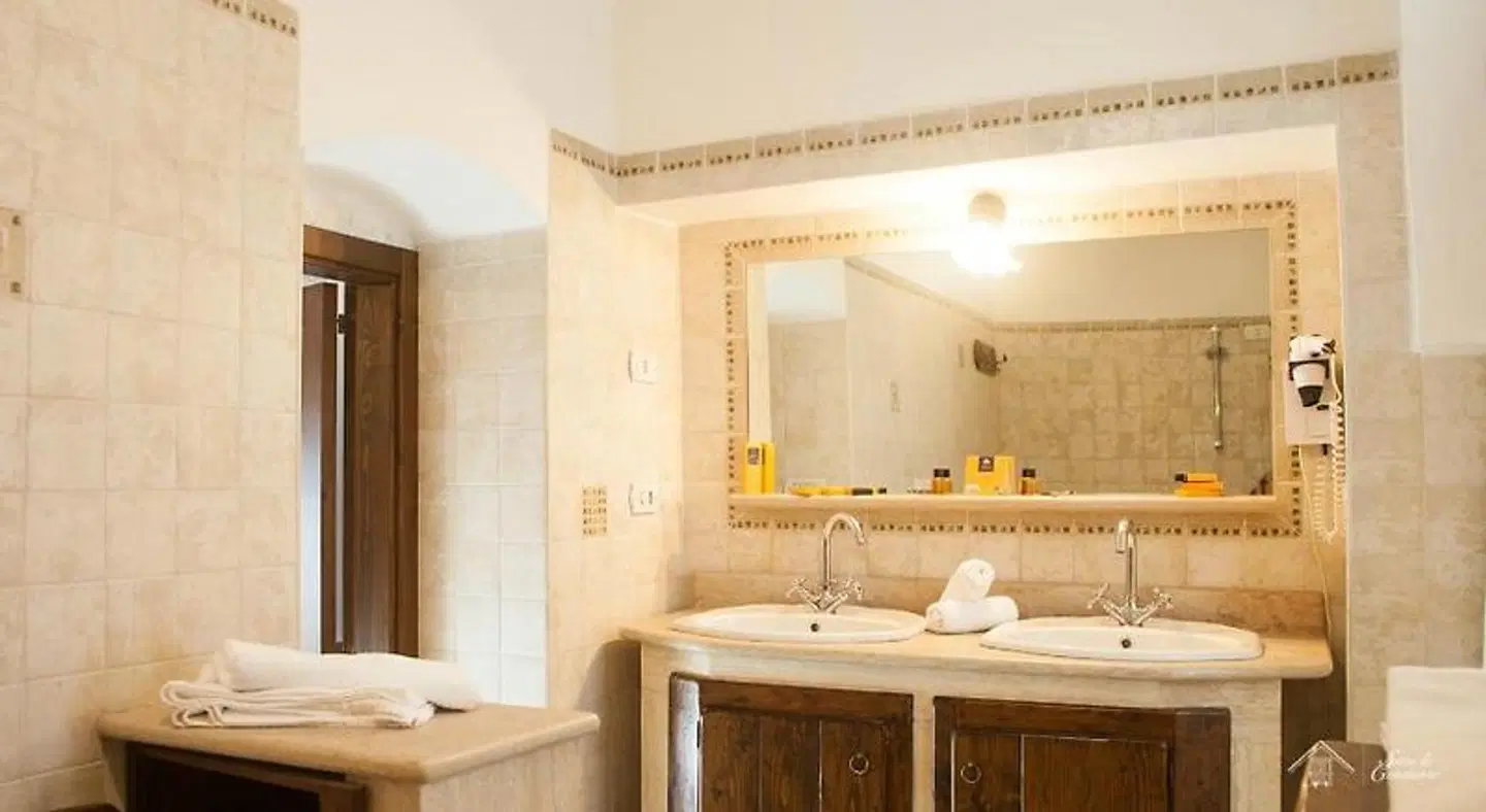 Sotto le Cummerse BATHROOM